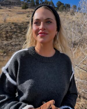 Anne Winters Instagram - 2024 was like climbing a mountain for me. Definitely worth it at the top though. 2025 is going to be my best year yet. 🥹🤍🙏🏼