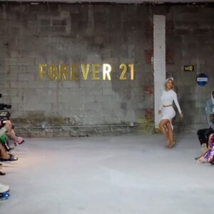 Anthia Mo Instagram - Never give up on your dreams. 4’11 1/2 opening for @forever21 during #NYFW. 

never in 1 million years did I think that I would ever be able to walk for New York fashion week. 
Thank you so much @travisskyver for making my dream come true and helping me break boundaries 🥰🙏🏽 not only did I walk for @forever21, but I was also lucky enough to open the show! 
Feeling so grateful right now, hard work really does pay off 🥰🙏🏽 and I really got to meet my fav ig couple 🥲

Thank you @corymakesmagic for following me around all day, I’ll be putting my first vlog up of the show day on my YouTube channel soon 🥰