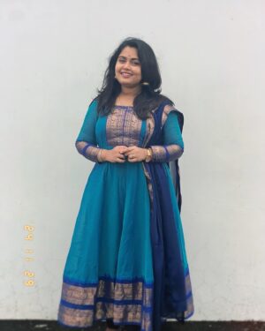 Anu Anand Instagram - 7/7 : 💙💙💙💙💙

Wearing : @_gina_couture