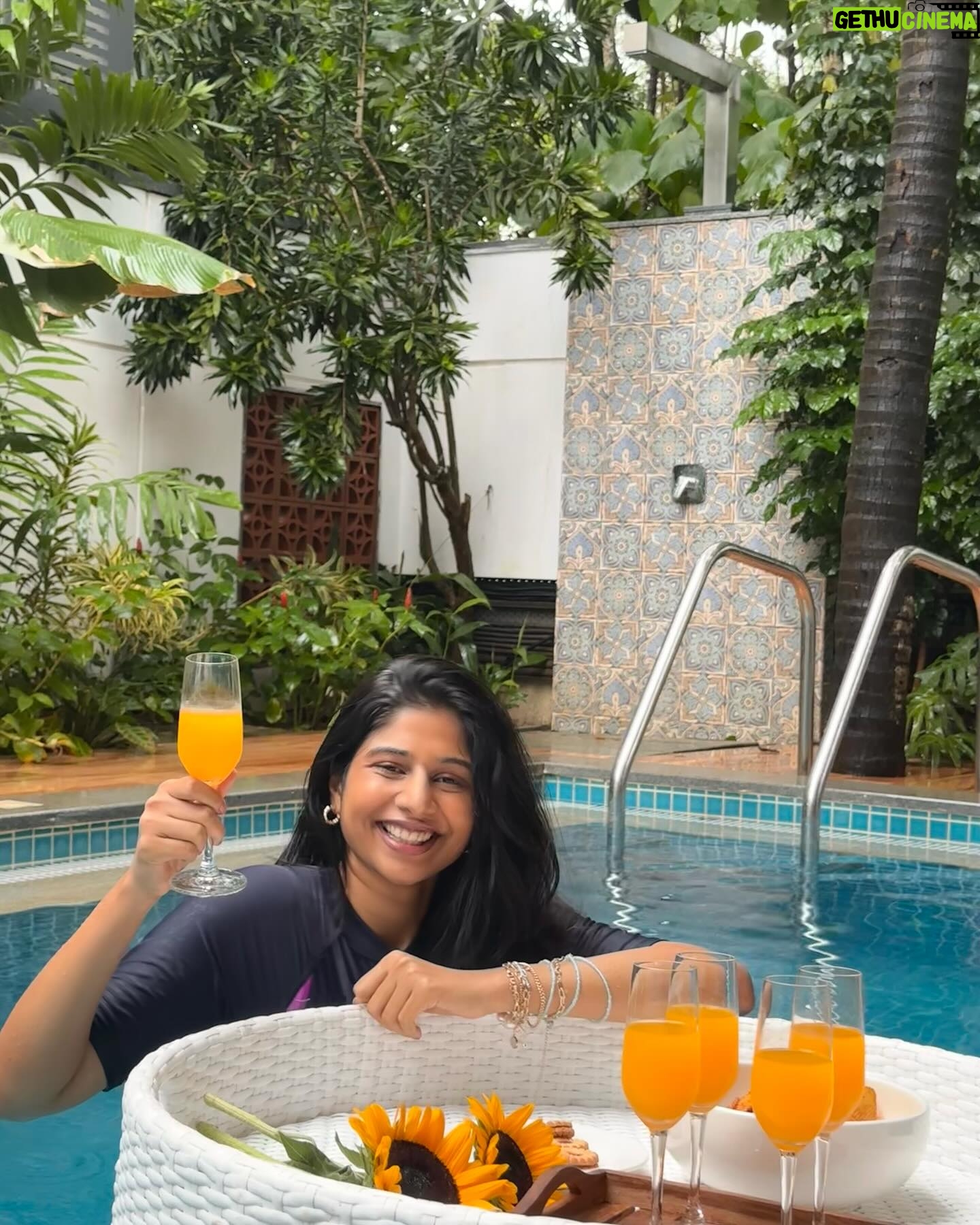 Anushka Rathod - 30.5K Likes - Full Masti Majja in Goaaaaa with my girls 🤓🤓
We had the best time potating, dressing up and chilling in @stay.elivaas ‘s beautiful villa 🥰
It was pouring in goa but we had the bestttt time all thanks to constant gossip, yummy food, pool time and dancing!!!💃
@bhavyakamainaccount @thebrowndaughter @gopali_ @ca.twinklejain here’s to a goa 🥂🥂🥂