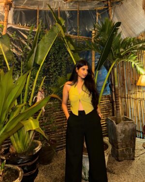 Anushka Rathod Instagram - Full Masti Majja in Goaaaaa with my girls 🤓🤓

We had the best time potating, dressing up and chilling in @stay.elivaas ‘s beautiful villa 🥰

It was pouring in goa but we had the bestttt time all thanks to constant gossip, yummy food, pool time and dancing!!!💃 

@bhavyakamainaccount @thebrowndaughter @gopali_ @ca.twinklejain here’s to a goa 🥂🥂🥂
