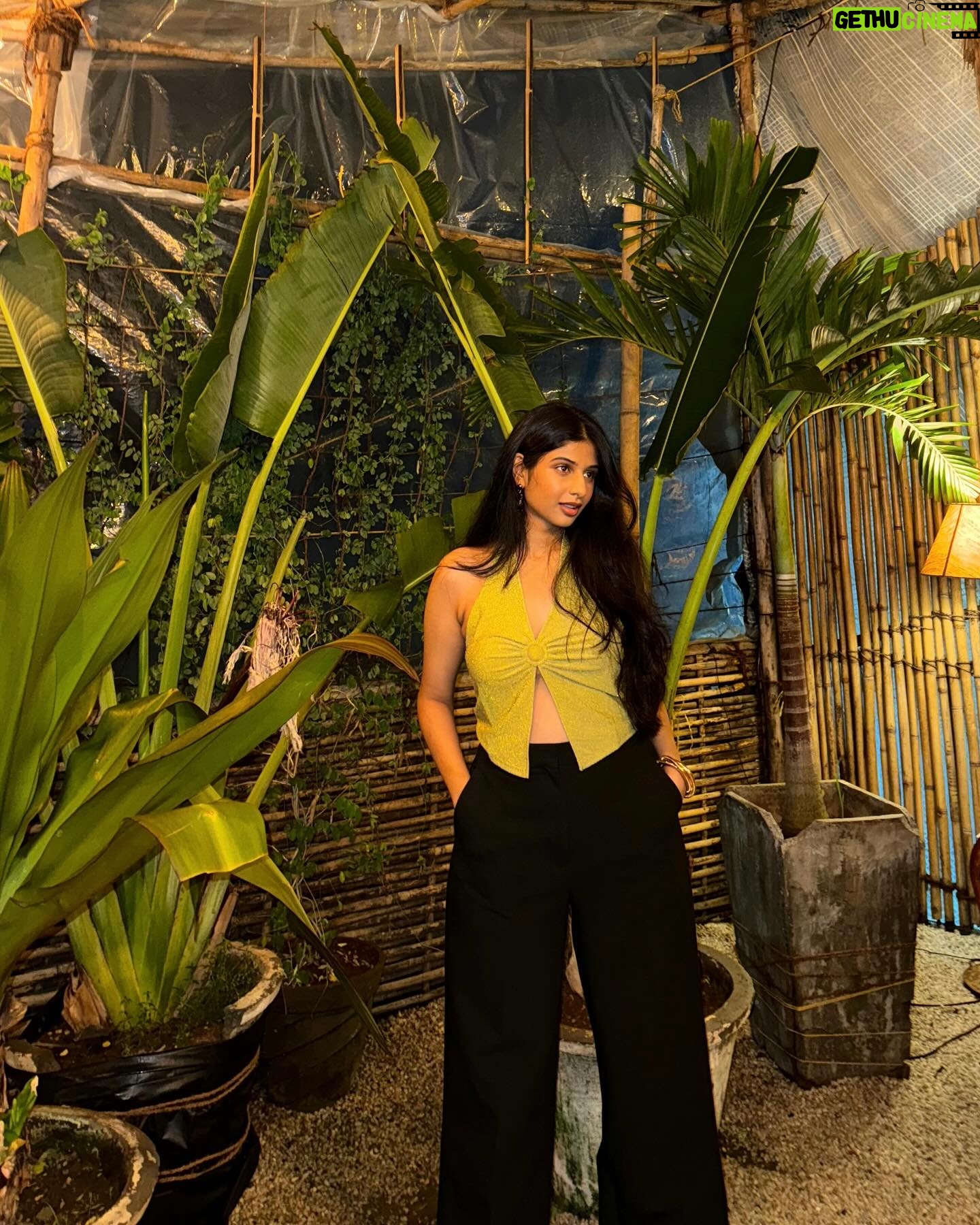 Anushka Rathod - 30.5K Likes - Full Masti Majja in Goaaaaa with my girls 🤓🤓
We had the best time potating, dressing up and chilling in @stay.elivaas ‘s beautiful villa 🥰
It was pouring in goa but we had the bestttt time all thanks to constant gossip, yummy food, pool time and dancing!!!💃
@bhavyakamainaccount @thebrowndaughter @gopali_ @ca.twinklejain here’s to a goa 🥂🥂🥂