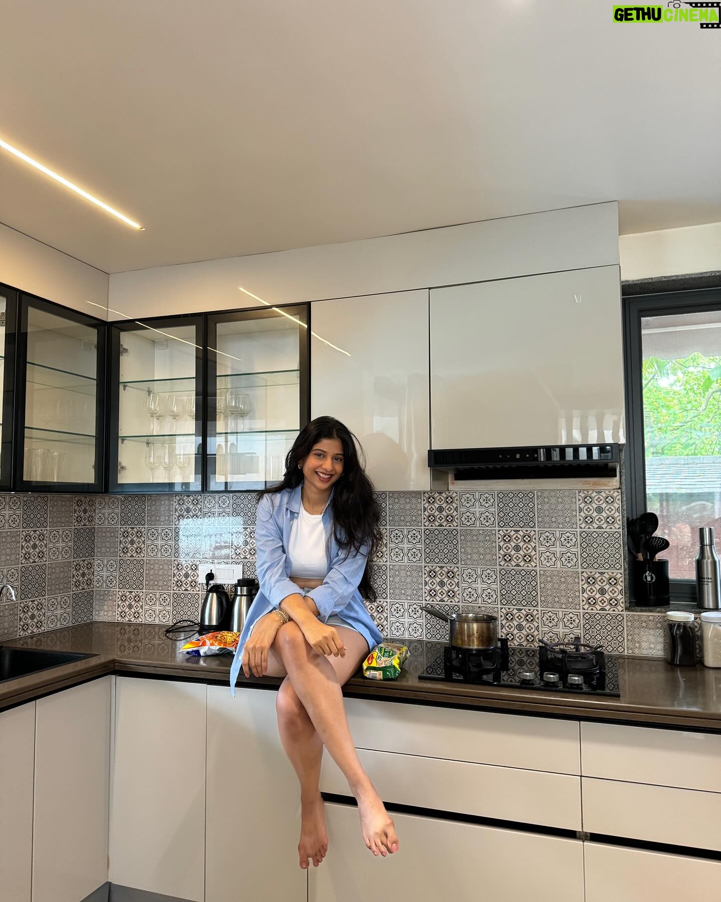 Anushka Rathod - 30.5K Likes - Full Masti Majja in Goaaaaa with my girls 🤓🤓
We had the best time potating, dressing up and chilling in @stay.elivaas ‘s beautiful villa 🥰
It was pouring in goa but we had the bestttt time all thanks to constant gossip, yummy food, pool time and dancing!!!💃
@bhavyakamainaccount @thebrowndaughter @gopali_ @ca.twinklejain here’s to a goa 🥂🥂🥂