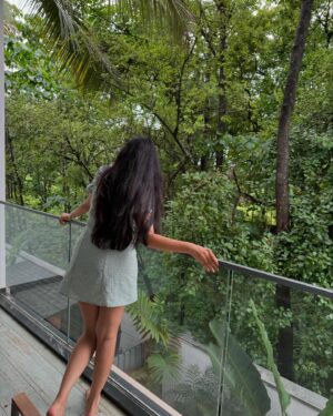 Anushka Rathod Instagram - Full Masti Majja in Goaaaaa with my girls 🤓🤓

We had the best time potating, dressing up and chilling in @stay.elivaas ‘s beautiful villa 🥰

It was pouring in goa but we had the bestttt time all thanks to constant gossip, yummy food, pool time and dancing!!!💃 

@bhavyakamainaccount @thebrowndaughter @gopali_ @ca.twinklejain here’s to a goa 🥂🥂🥂