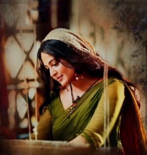 Anushka Shetty Instagram - Coming as #Nila  from #KATHANAR 🙌😁 

Excited like u all 🤞😍🥰🤗

@rojin__thomas @actor_jayasurya @anushkashettyofficial @gokulam_gopalan_official @sr.krishnamoorthy @kathanarthemovie @prabhudevaofficial @ram_saraha @dcunha.neil @rahul_subrahmanian_music @rajeevan.n @utharamenonstyling @ratikhavenugopal @vishnuraj_p_r @sidhupanakkal @gopeshsarath @shaalam.in @kulpreet_yadav @sanoop_san @ashwin_sajeev13 @vineeth_actor @jjparkstunts @ajikuttiyani @ramprasad_art @johnyantonyofficial  @anexkurian @arunalat @srikantmurali @vinayaksasikumar @poetic_di_studio @poeticvfx ajith_a_george @voxcomindia @janaki_easwar @thisisng__ @rishlal_unnikrishnan_ @sreegokulammoviesofficial @Dreambig_films @jsujithnair @snakeplant.in #KathanarTheWildSorcerer #Kathanar #Jayasurya #AnushkaShetty