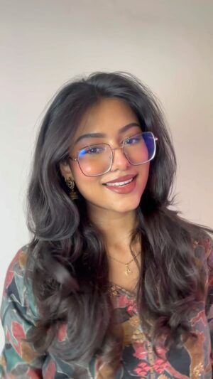 Anushka Singh Instagram - एक पल में सब लुटाने को उसपे ही यार बैठे हैं ⭐️
#explorereels #trending #transition