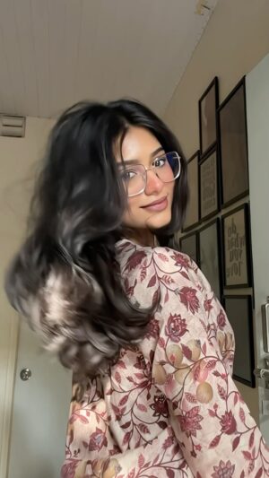 Anushka Singh Instagram - too late for this? nvm 🥹
#explorereels #transition #trending