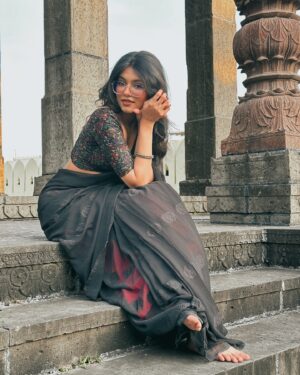 Anushka Singh Instagram - I'd stop scrolling too 
#explore #photo #picture
