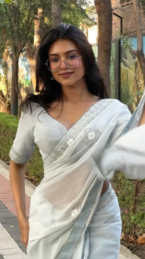 Anushka Singh Instagram - 🩵apun ki tu apun tera🩵
#explorereels #trending #transition