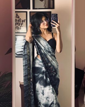 Anushka Singh Instagram - रघुवर तेरी राह निहारे सातो जनम से सिया । 
#explore #photo #picture