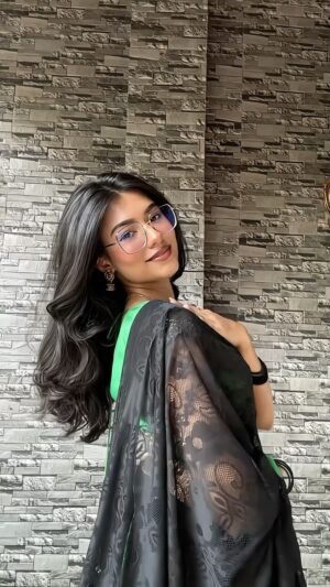 Anushka Singh Instagram - अदा ✨
#explorereels #transition #trending