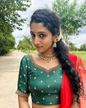 Arsha Baiju Instagram - #dhawani ♥️

📸 @navaneeth._.s 
Accessories @menorah_jewellers