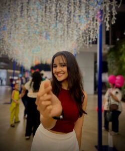 Actress Ashi Singh HD Photos and Wallpapers January 2025
