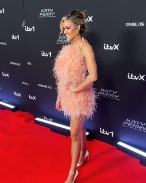 Ashley Roberts Instagram - Dressed up for a Perry Xmas 🦩 🎄

Katy Perry: Night of a Lifetime - Saturday 21st, 6.30pm on ITV 1