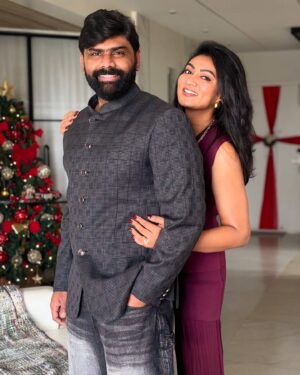 Ashmitha Instagram - Merry Christmas 🎁🎄 from us to you!
Swipe to see what our week looked like….
The LAST SLIDE is the funniest 🤣🤣🤣
#christmas #funny #lol #christmasday #cute #red #gold #happy #influencer #hyderabad #us #ashtaggedsudhir #hyderabadblogger #hydrerabadinfluencer #best #wreath #christmasdecor #love