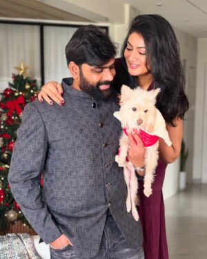 Ashmitha Instagram - Merry Christmas 🎁🎄 from us to you!
Swipe to see what our week looked like….
The LAST SLIDE is the funniest 🤣🤣🤣
#christmas #funny #lol #christmasday #cute #red #gold #happy #influencer #hyderabad #us #ashtaggedsudhir #hyderabadblogger #hydrerabadinfluencer #best #wreath #christmasdecor #love
