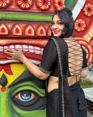 Ashwini Sree Instagram - Black fantasy🌟✨ 

#black #blacksaree #blacklove #saree #sareelove #sareelover #dhee #photography #photooftheday #trending #ashwinisree #ashwini #explore