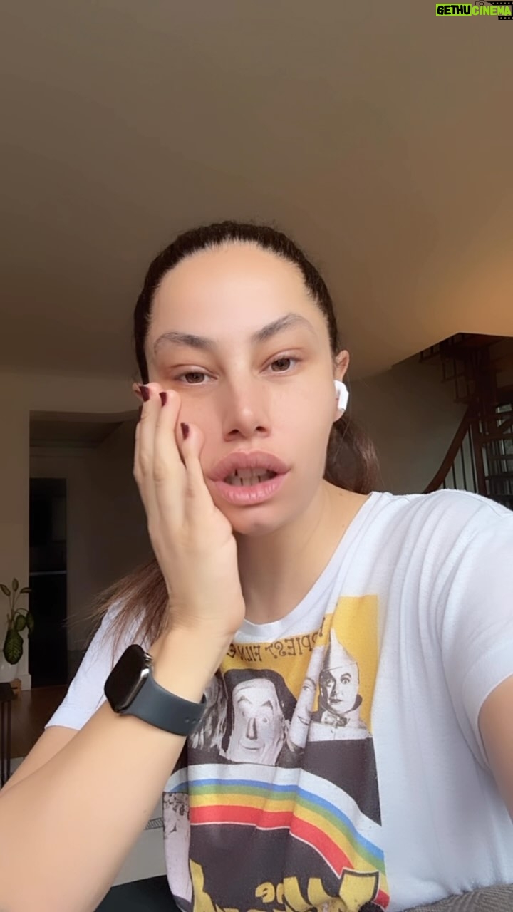 Aslı İnandık - 6.4K Likes - Fıstıkshow amansız hastalıklarla mücadele ediyor
