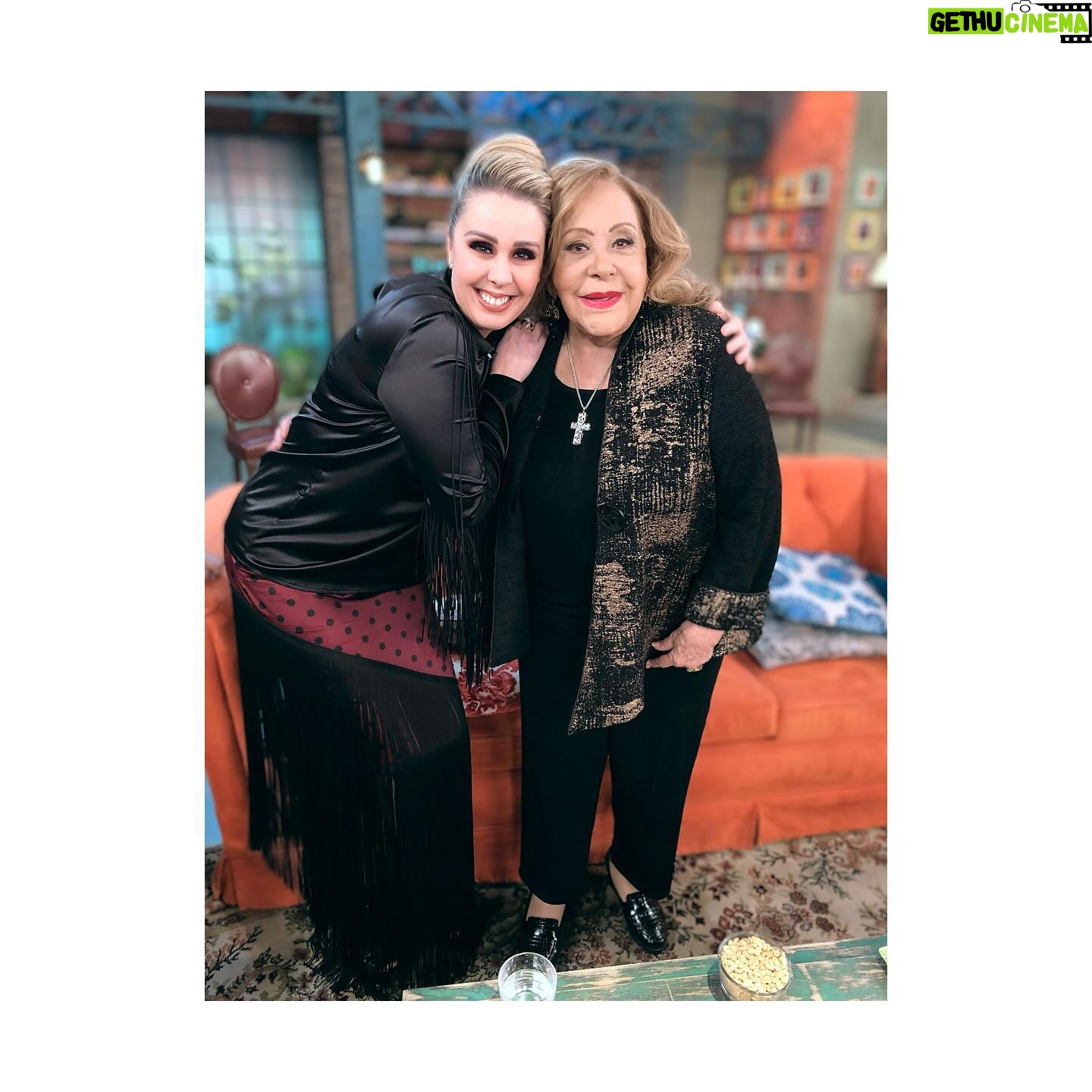 Atala Sarmiento - 7.3K Likes - La GRAN Silvia Pinal…
La última diva de la época dorada…
No habrá ninguna como ella…y no hay nada más que decir.
DEP 🙏🏻🕯️