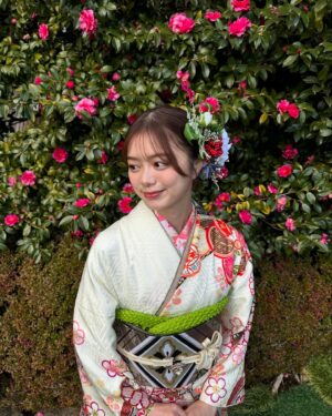 Ayaka Konno Instagram - 明けましておめでとうございます！
本年もよろしくお願いします！

2025年も私らしく皆さんに面白いと思ってもらえるような作品をお届けできたらと思っています🐍

今年もまた、 @ichikura_official さんに提供いただき、晴れ着お披露目会をさせていただきました！
たくさんの媒体に取材していただいたので、探してみてね〜！

たすたすと写真撮ったから載せちゃう🙆‍♀️🙆‍♀️

#振袖の一蔵 #振袖のいちくら
#成人式 #振袖