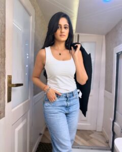 Actress Ayesha Singh HD Photos and Wallpapers January 2025