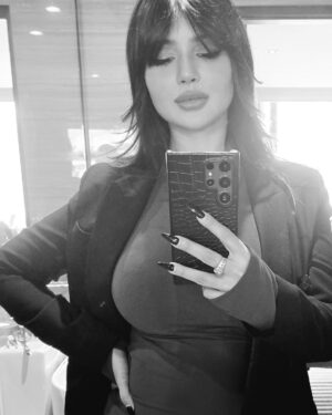 Ayesha Takia Instagram - Moods..🖤
#ayeshatakia 🌹🖤