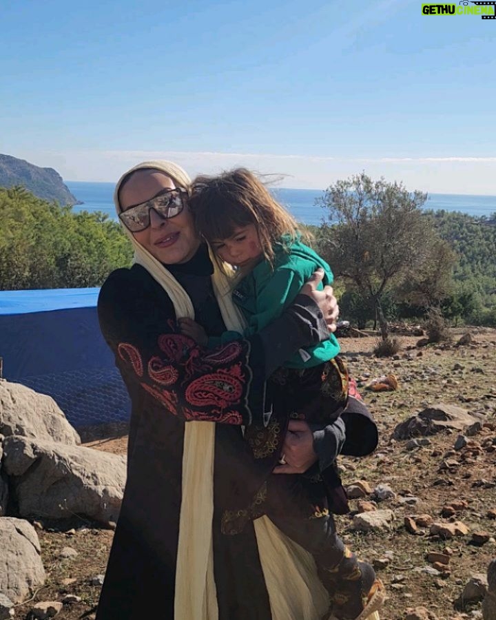 Azita Torkashvand - 7.7K Likes - عشایر ترکیه
#جستجوگر
#پژوهشگر
#مستند
#عشایر
#آزیتا_ترکاشوند
#هنرمندان_ایرانی
#بازیگر_زن_ایرانی
#بازیگر
#هنرپیشه