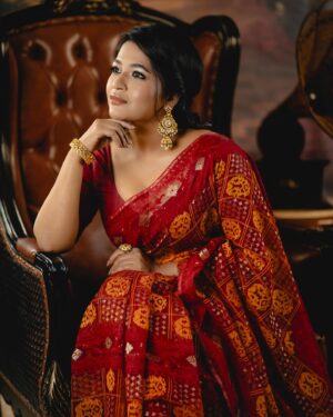 Azmeri Haque Badhon Instagram - Makeover : @makeoverfinesse 
Jewelry : @amisheebd