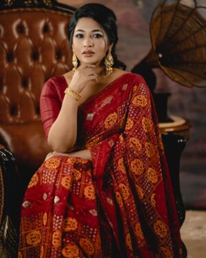 Azmeri Haque Badhon Instagram - Makeover : @makeoverfinesse 
Jewelry : @amisheebd