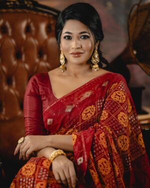 Azmeri Haque Badhon Instagram - Makeover : @makeoverfinesse 
Jewelry : @amisheebd