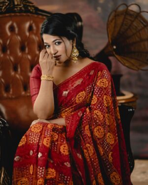 Azmeri Haque Badhon Instagram - Makeover : @makeoverfinesse 
Jewelry : @amisheebd