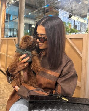 Azra Mian Instagram - Honey is the star of these photos 🐶🍯