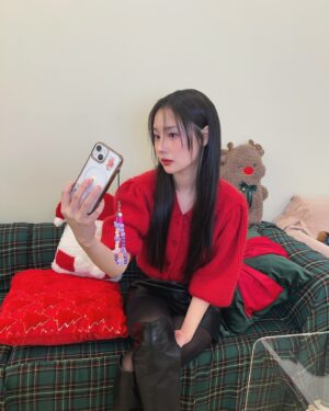 Bae Woo-hee Instagram - 모든것이 따뜻한 날♥️