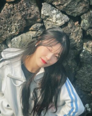 Baek Ji-heon Instagram - 🦋