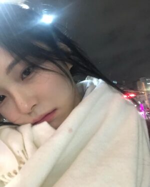 Baek Ji-heon Instagram - ❄️