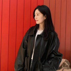 Baek Jin-hee Instagram - 🖤🍂❤️🍂✌🏻