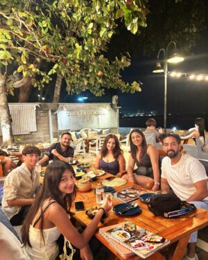 Barkha Bisht Sengupta Instagram - Birthday bring  in with a few of my loved ones … feeling blessed …. And happy … oh just so happy !!!

@dwityaroy @ashishsharma02 @indrajit_roy09 
Meira Cheero Arsh