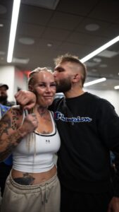 Actress Bec Rawlings HD Photos and Wallpapers April 2025