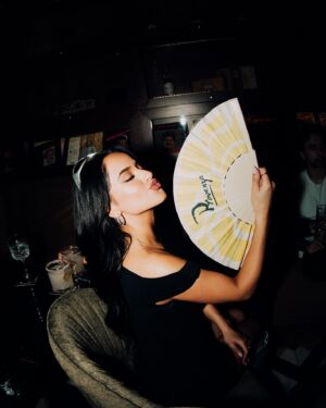 Becky G Instagram - Solo me falta la tanguita amarilla 💛