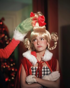 Belle Mariano Instagram - To kindness and love, the things we need most!🎄❤️

-The GRINCH 

Photographer: @dookieducay 
Creative Director: @eugene_david 
Styled by: @adrianneconcept 
Make-up by: @jakegalvez 
Hair by: @jerichoandrade_ 
Production Designer: @justine_arcegabumanlag 
Style Assoc: @miss.vince_ 
Style Asst: @centderella