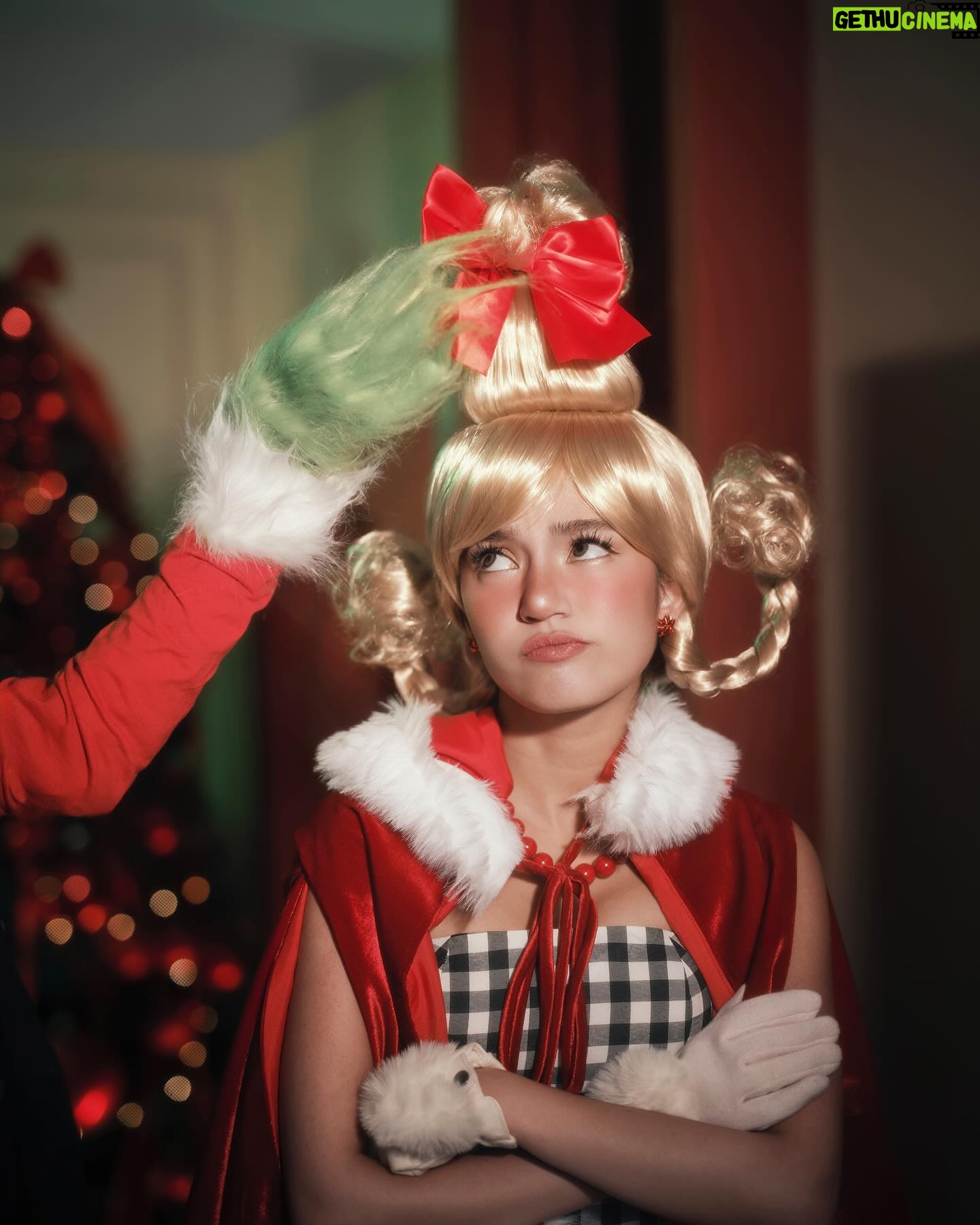 Belle Mariano - 361.3K Likes - To kindness and love, the things we need most!🎄❤️
-The GRINCH
Photographer: @dookieducay
Creative Director: @eugene_david
Styled by: @adrianneconcept
Make-up by: @jakegalvez
Hair by: @jerichoandrade_
Production Designer: @justine_arcegabumanlag
Style Assoc: @miss.vince_
Style Asst: @centderella