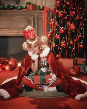 Belle Mariano Instagram - To kindness and love, the things we need most!🎄❤️

-The GRINCH 

Photographer: @dookieducay 
Creative Director: @eugene_david 
Styled by: @adrianneconcept 
Make-up by: @jakegalvez 
Hair by: @jerichoandrade_ 
Production Designer: @justine_arcegabumanlag 
Style Assoc: @miss.vince_ 
Style Asst: @centderella