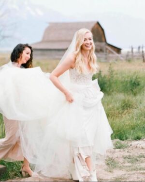 Beth Behrs Instagram - The Kalisher family lost everything yesterday in the Altadena fires in Los Angeles.  @alishakalisher has been my best friend since we met at @ucla theater camp at 15, then we're roommates @ucla , maid of honors in each other's weddings. She is my sister. And my heart is broken for her family.  Incredible parents of 3-year-old Carmen, Dan and Alisha Kalisher lost their home, car, and livelihood. Dan, a professional musician, lost the studio and equipment he'd worked years to build, and the many precious instruments. Carmen, their 3-year-old's preschool burnt down, as well as her favorite parks, hikes, and local playgrounds. Alisha had just completed her master's degree in expressive arts therapy and lost all her art therapy supplies, journals, academic notes, and years of higher education study books. It's heart-wrenching to me, most especially when those who dedicate their lives to helping others lose everything themselves in such a traumatic way. They are currently housed with family but will need to rebuild their lives again. Please help, even a dollar will go far. 🩷 #wildfires #rebuild @dankalisher link Hi everyone, I started a fundraiser on GoFundMe and would really appreciate your support. Whether you donate or share the fundraiser, any kind of help counts.

Link to the fundraiser in bio.

https://gofund.me/66e8175c