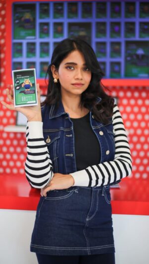 Bhagyashree Limaye Instagram - I gotta be Electra and get inked (wink wink) ! Could #AndroidLand be any better?! #ComicCon 
#Ad