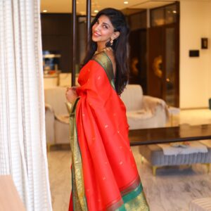 Bhavana Instagram - Brightening my feed with a stunner of a Saree❤️
#ahimsasilks 
.
Saree and jewellery by @vidya_vibasarees and @viba_jewellery 
Shot by @satz.photography 
.
.
.
How long has it been since you wore a pattu saree? #ahimsasilk