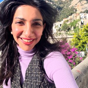 Bhavana Instagram - Small town, steep inclines and stunning views, hello positano 
Took us almost a day to make it here, but boy was it worth it ❤️
.
.
.
.
Do you want to travel here? 
#positano #italy #positivevibes #europe2024 #vjbhavna