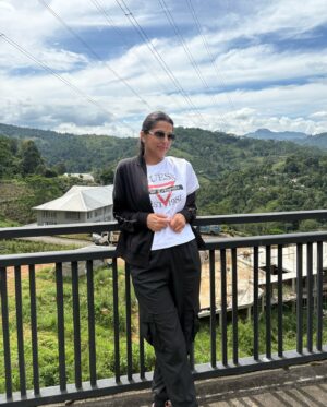 Bhumika Chawla Instagram - From Srilanka …. Ramboda FALLS — ending 2024 … Such beauty of nature …. Happy New Year …. To a new year,  a new day and to new beginnings ✨
Love to all of you ..💕