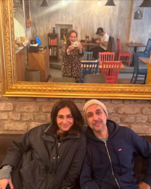 Binnur Kaya Instagram - Yıllanmış dostlukların denizi ayrı deniz,havası ayrı hava...Ait hissetmek;  yuvada olmak gibi bir şey...Ne güzel...Ne teşekkür...