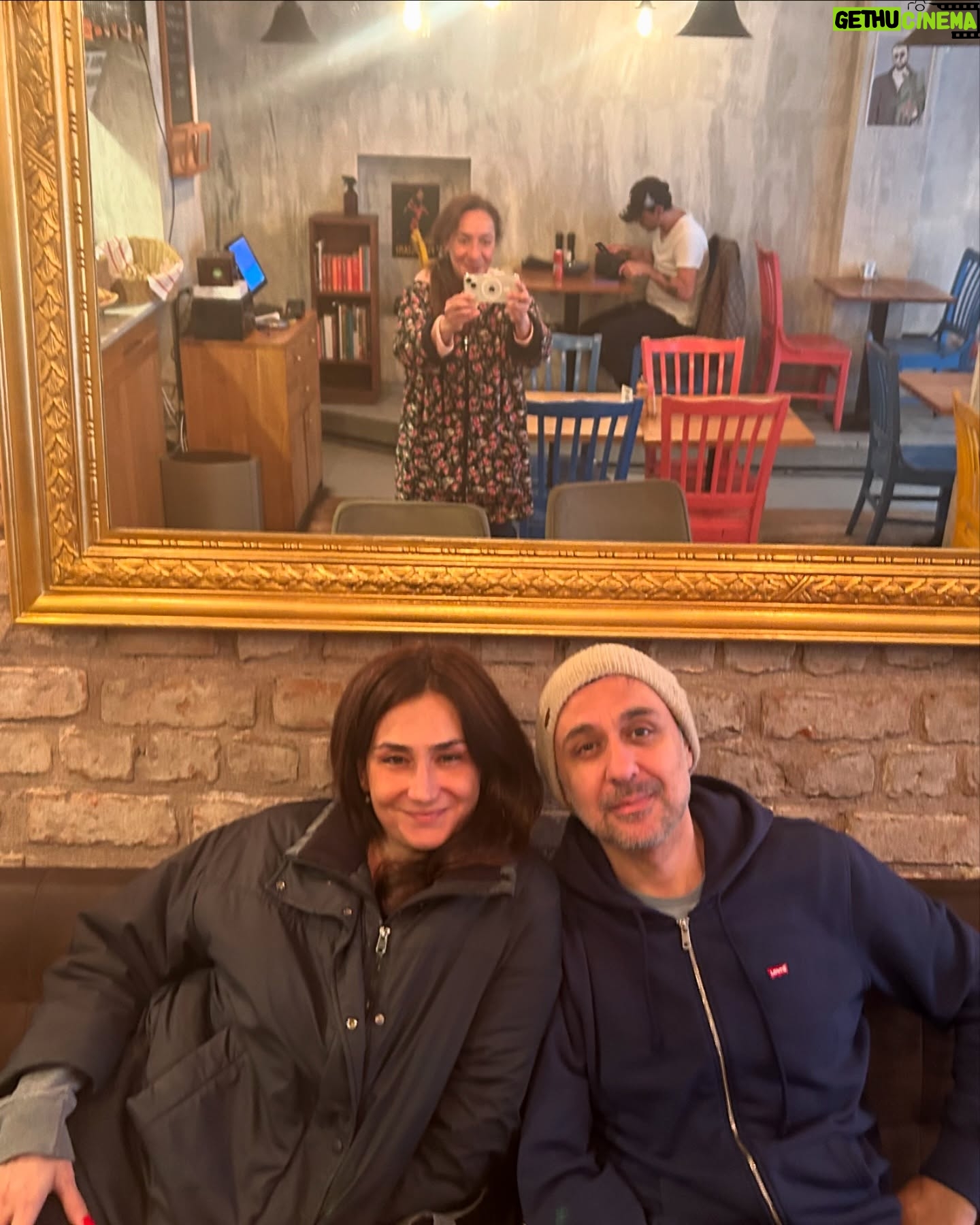 Binnur Kaya - 64.8K Likes - Yıllanmış dostlukların denizi ayrı deniz,havası ayrı hava...Ait hissetmek; yuvada olmak gibi bir şey...Ne güzel...Ne teşekkür...