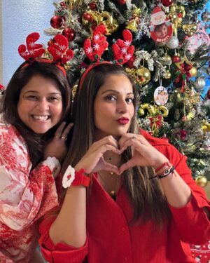 Bipasha Basu Instagram - It is the most wonderful time of the year🎄❤️🧿
#christmas2024
